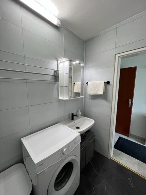 Ruhig gelegenes Apartment Stuttgart Buitenkant foto